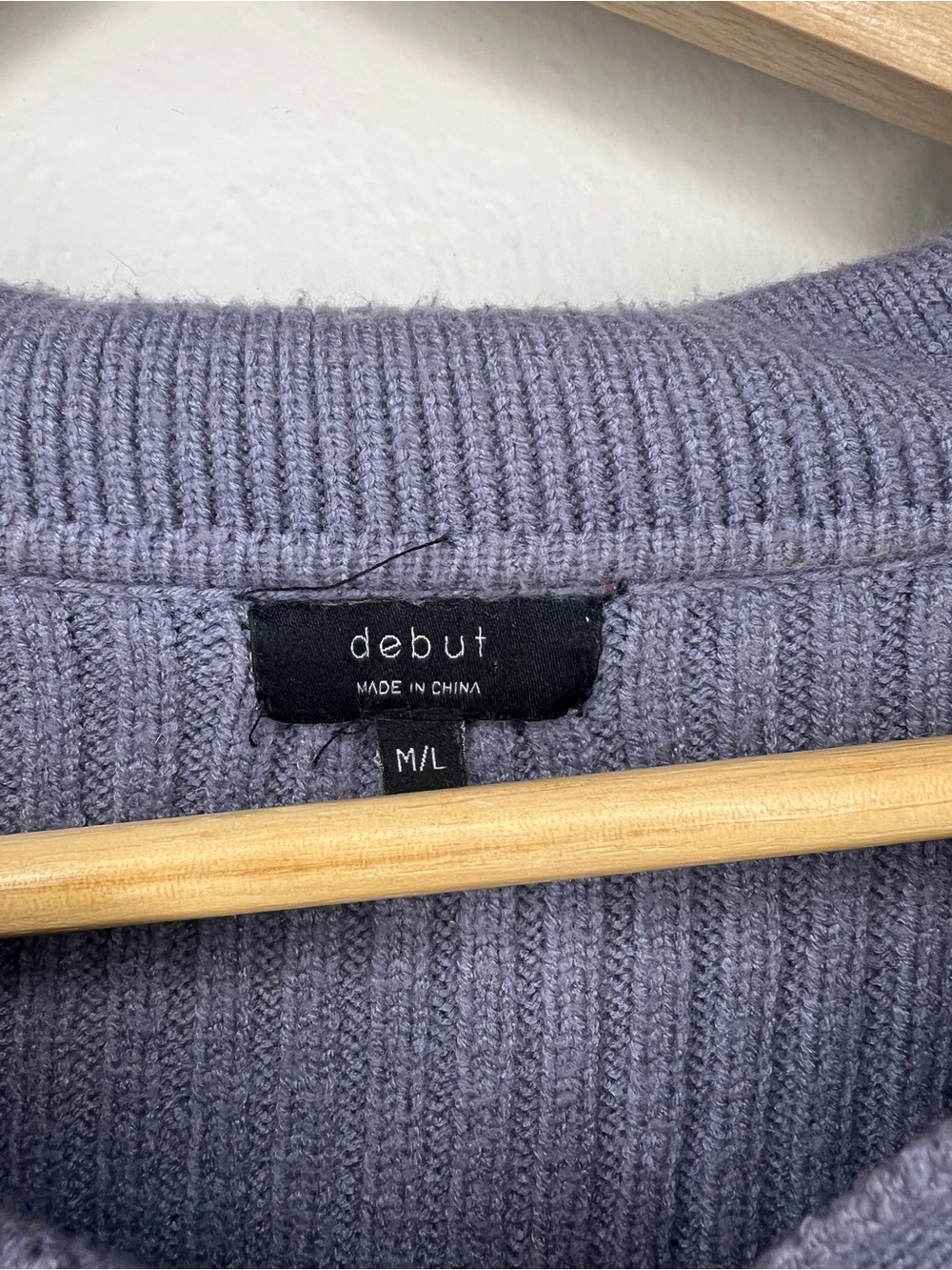 Debut Cropped Rib-Knit Collared V-Neck Top - Picture 5 of 5